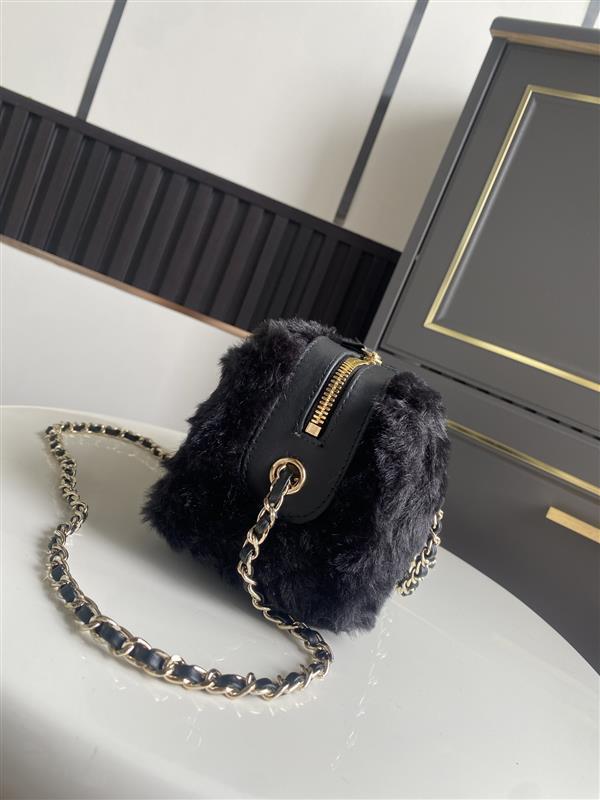 2026131205933885 700